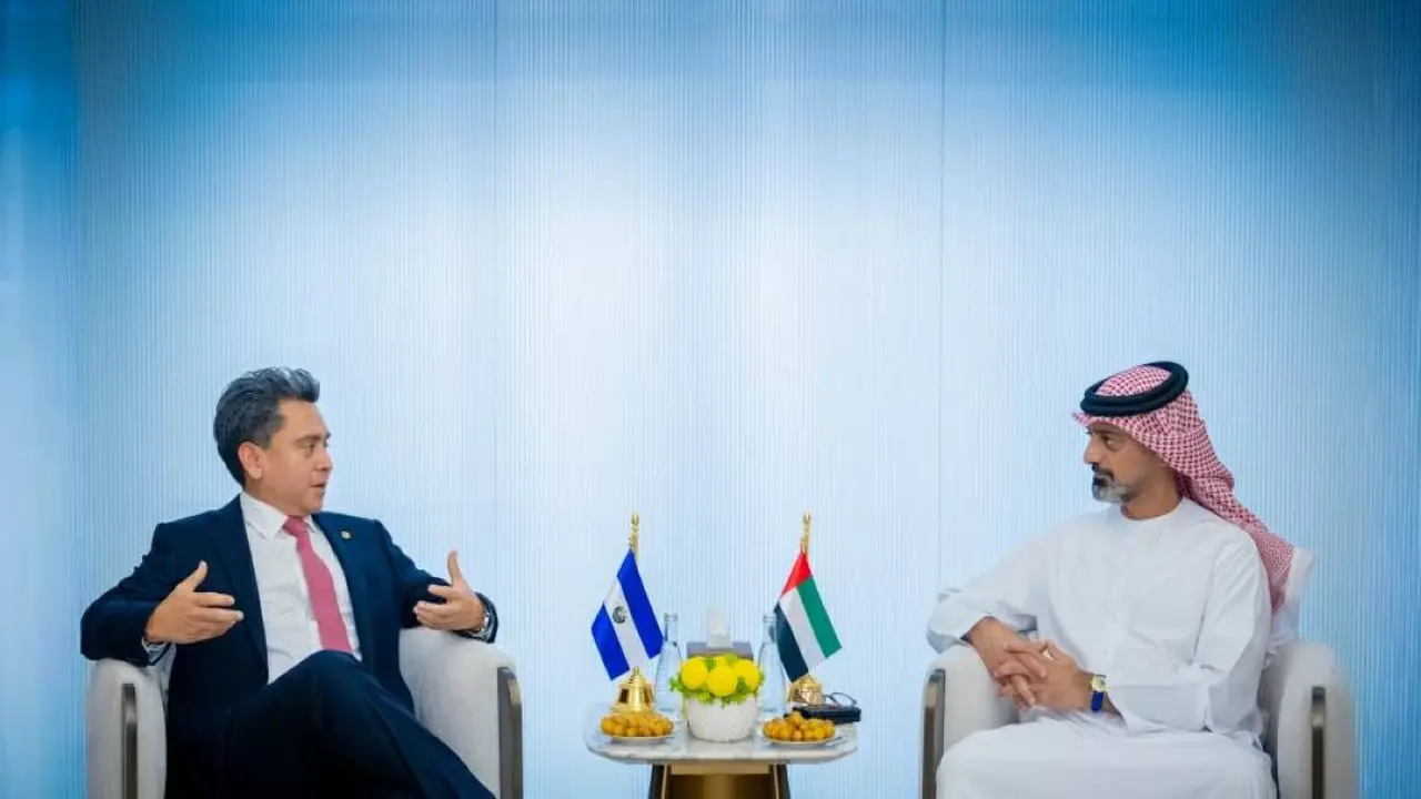 عمار بن حميد يبحث مع سفير السلفادور سبل تعزيز العلاقات الثنائية